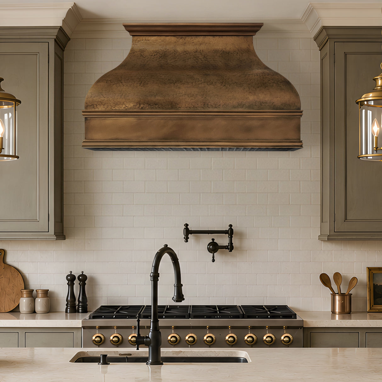 USA Classic Non-direction Antique Brass Vent Hood with Soft Hammered Finish URHB-145