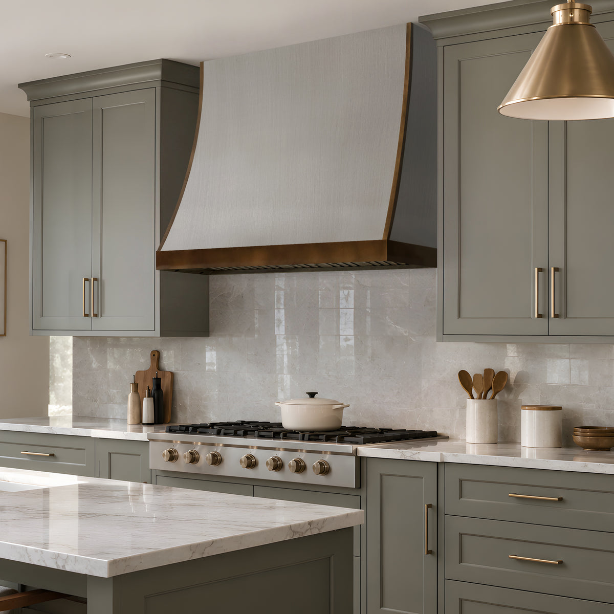 USA Minimal Stainless Steel Kitchen Hood with Handmade Brass Straps URHS-262