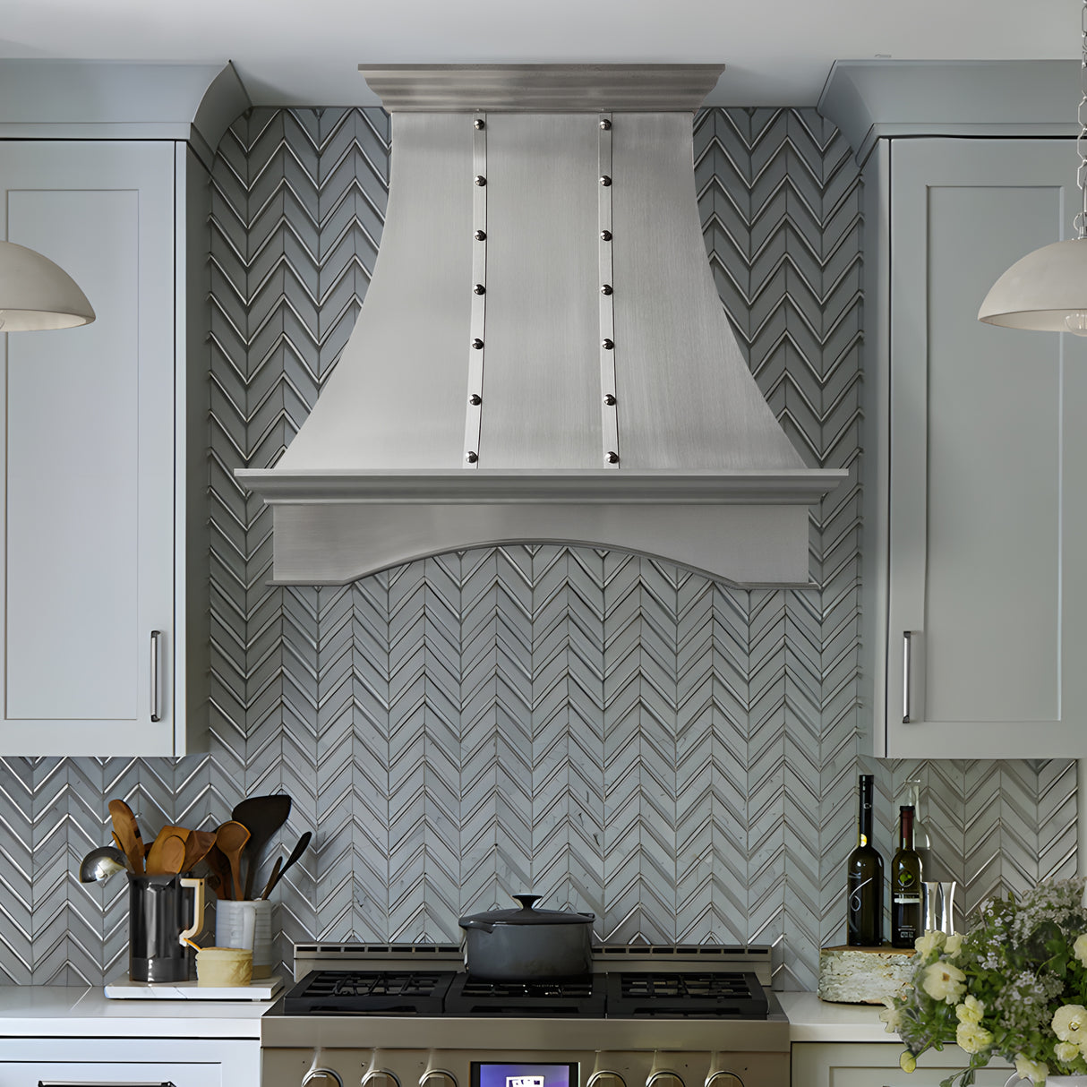 USA Minimal Stainless Steel Range Hood with Artisan Apron URHS-210