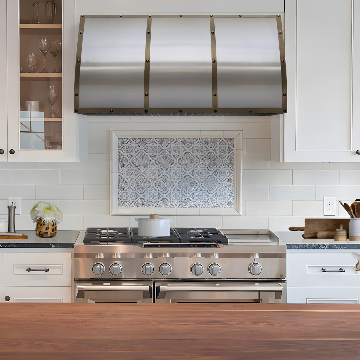 USA Modern Stainless Steel Kitchen Hood Featuring Artisan Straps USHS-134