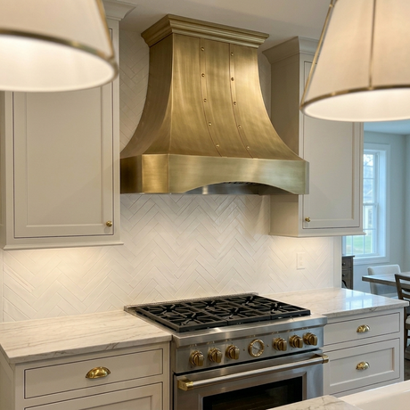 USA Custom Luxury Brass Range Hood with Arch Apron URHB-95