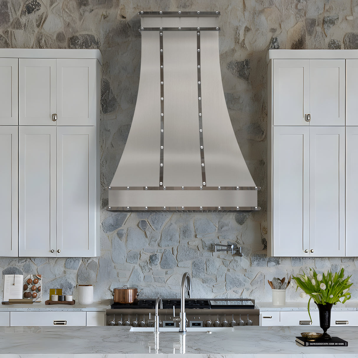 USA Modern Stainless Steel Vent Hood with Polished Straps URHS-125
