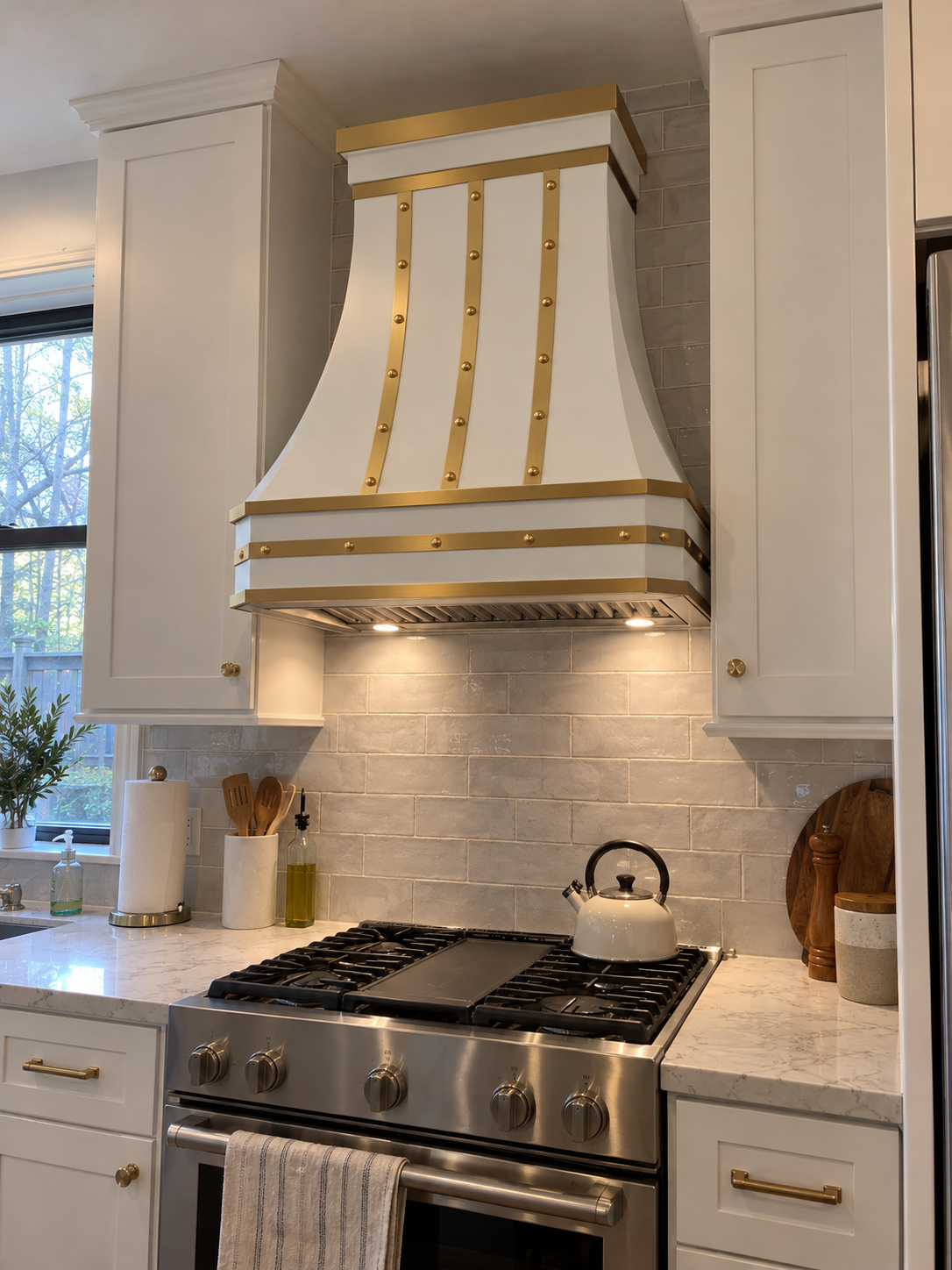 USA White Luxury Handcrafted Stainless Steel Range Hood URHS-263
